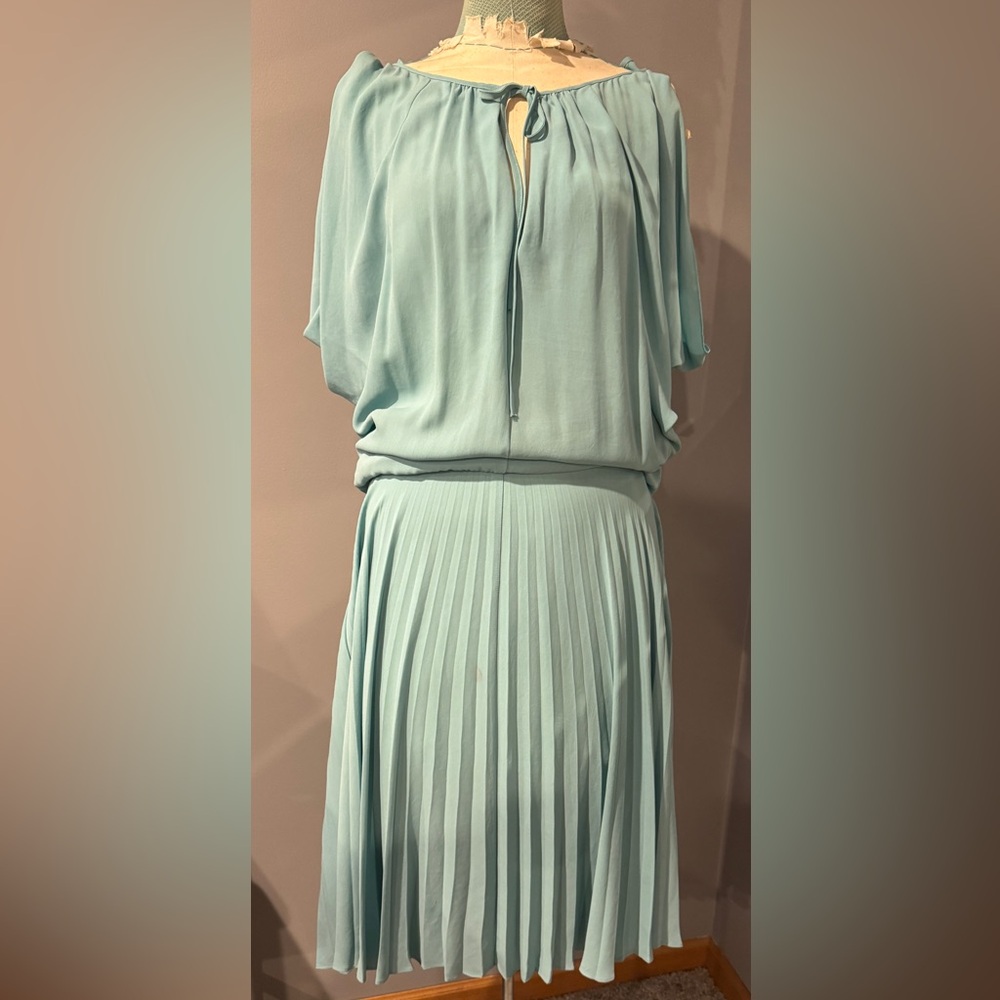 BCBGenerations Mint Green blousy Pleated Dress women’s Medium
